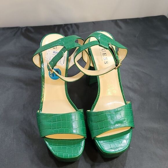 BRAND NEW GUESS WGRESTORE-R CROCODILE EMBOSSED LEATHER PLATFORM SANDALS R3 - Picture 2 of 16